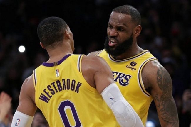 Westbrook Lakers troca
